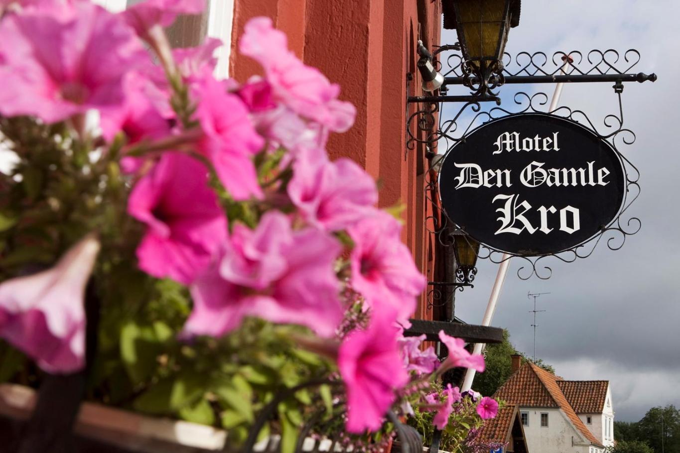 Den Gamle Kro Ved Gram Slot Экстерьер фото